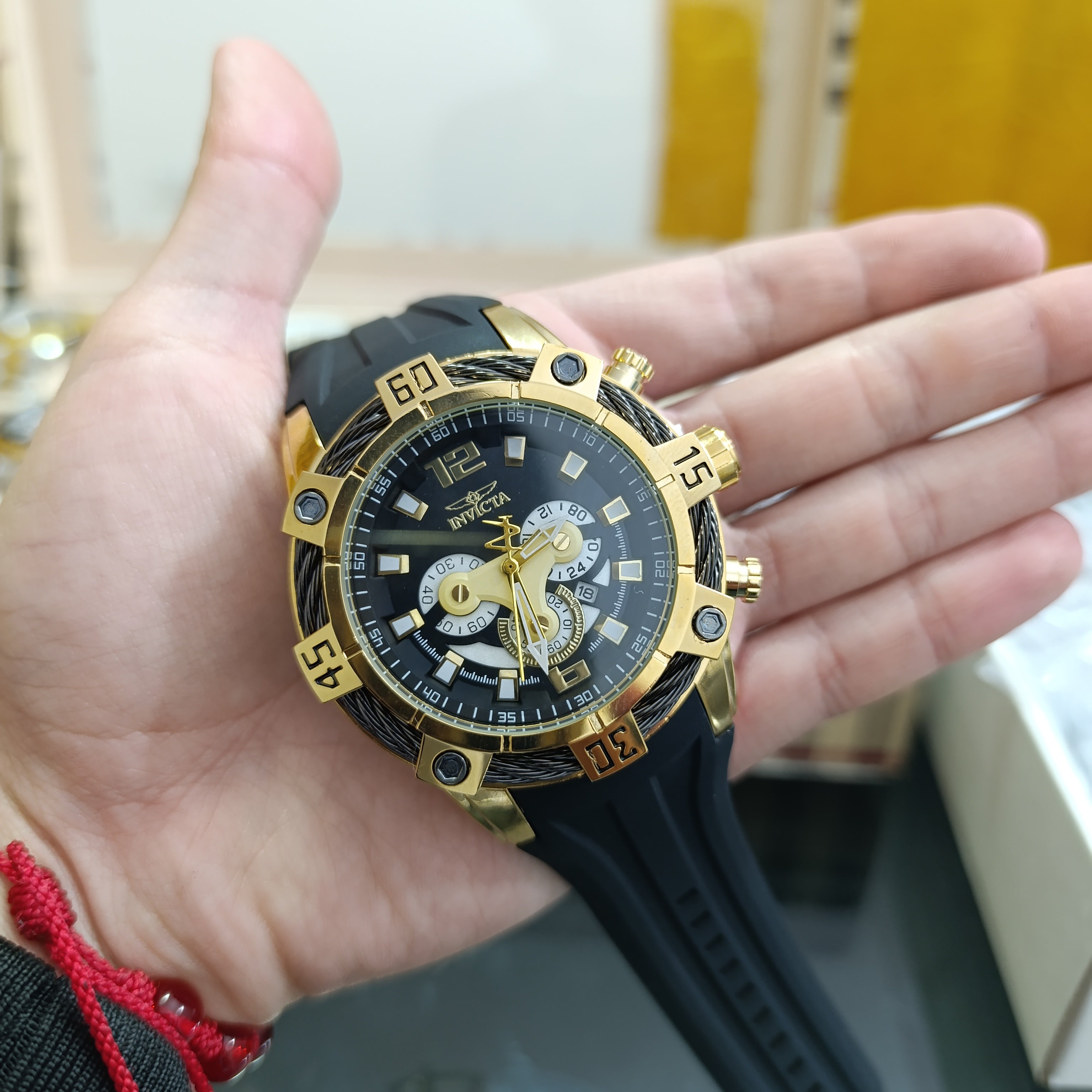 Invicta Bolt